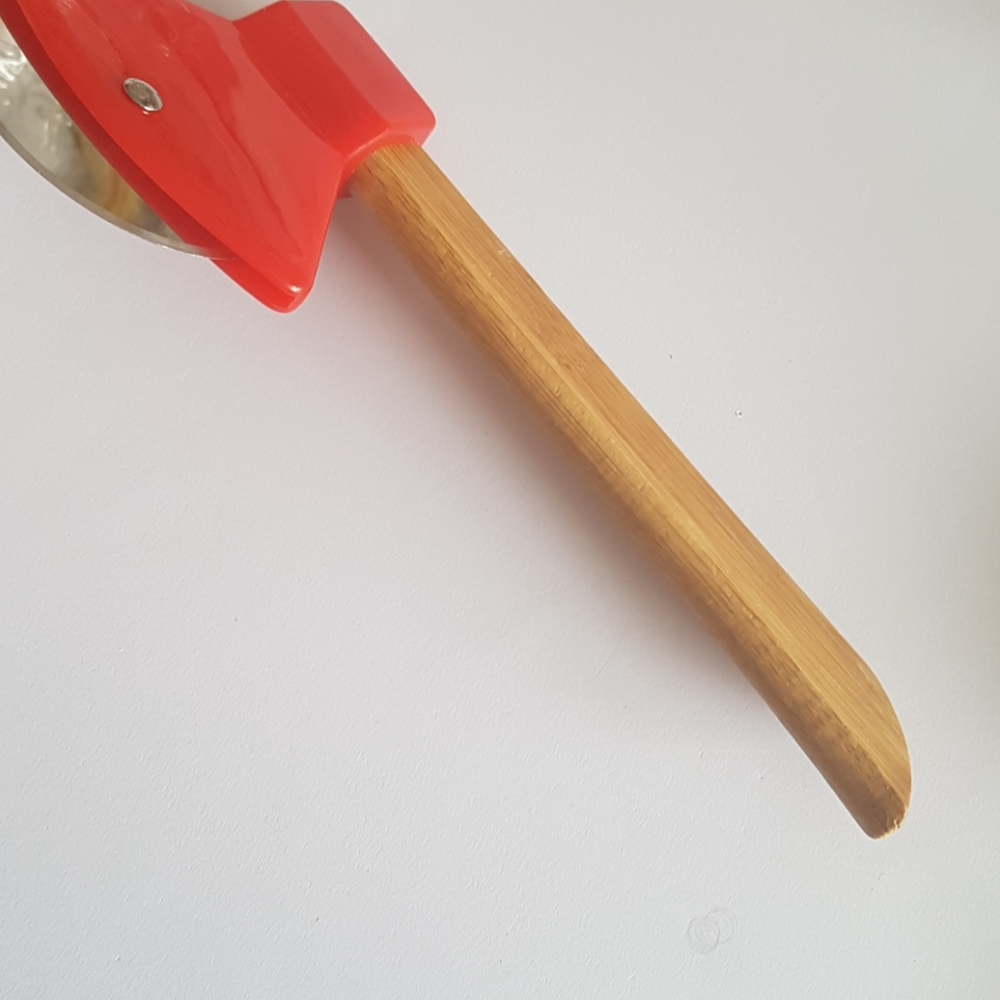 Ax Pizza Cutter (Red) - Picture 3 of 9